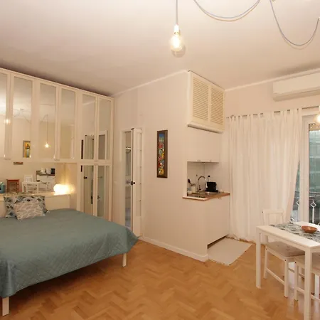 Aurelia Flat * Róma